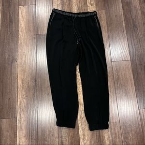 Silky Jogger pants with leather details!
